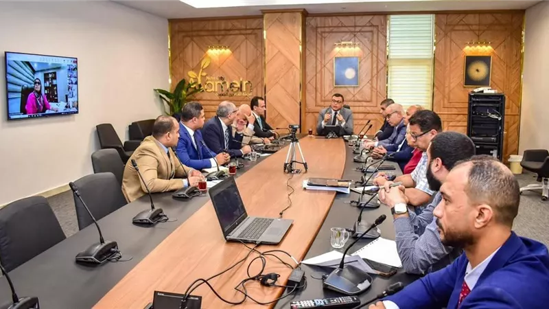 وزير الإسكان من العلمين: صيانة الطرق وتطبيق معايير السلامة أولوية في المدن الجديدة