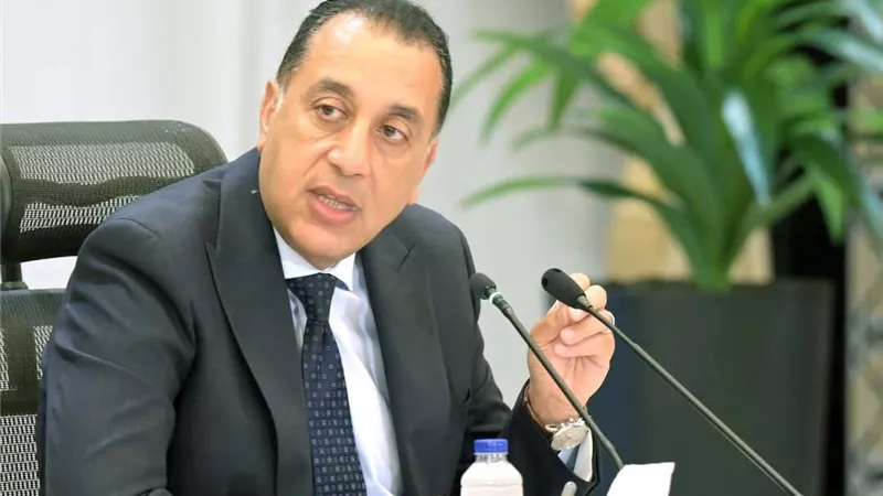 60 ألف وحدة جديدة للإسكندرية.. مدبولي يعلن مشروعاً لإنقاذ سكان العمارات الآيلة للسقوط