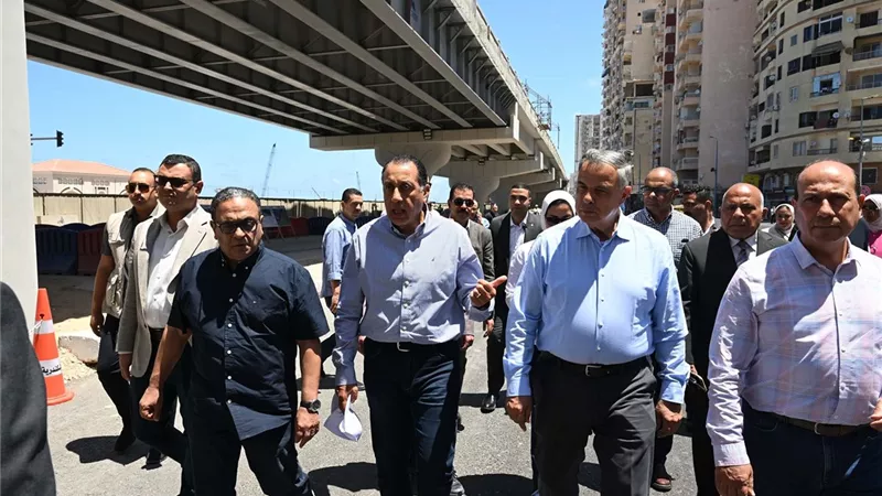 مدبولي يزور كورنيش الإسكندرية.. ماذا يحدث في محور نجيب؟