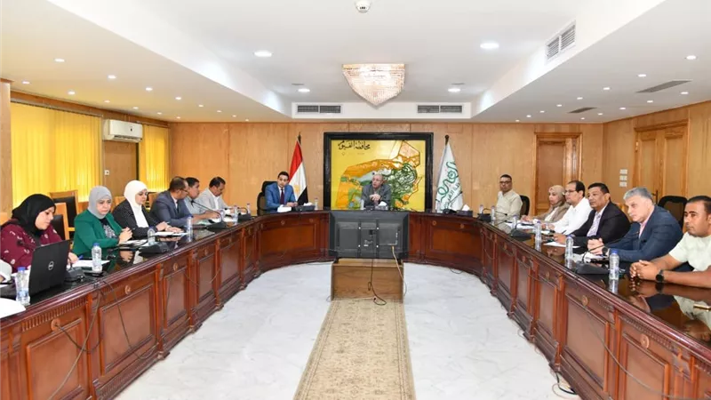 قرار عاجل من محافظ الفيوم بشأن تراخيص منشآت الساحل الجنوبي لبحيرة قارون