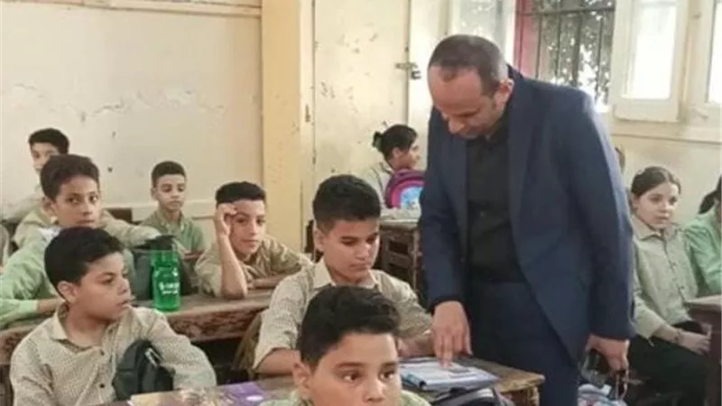 تعليم البحيرة تكثف جولاتها الميدانية لمتابعة انتظام الدراسة وانضباط المدارس