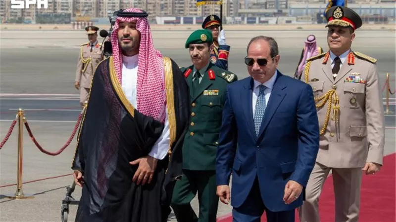 الرئيس السيسي يستقبل محمد بن سلمان في مطار القاهرة خلال زيارته الرسمية لمصر