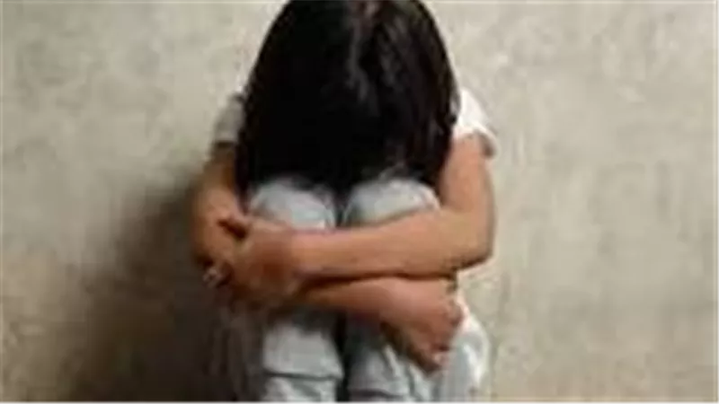 تأجيل محاكمة عاطل متهم باستدراج طفلة وهتك عرضها في حلوان