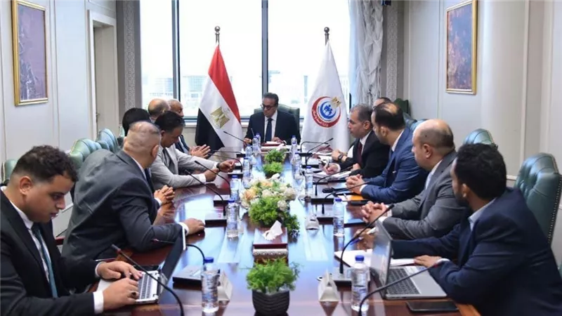 توقيع بروتوكول تعاون بين الصحة وهيلث كير لتوفير روبوتات جراحات المفاصل وتدريب الجراحين