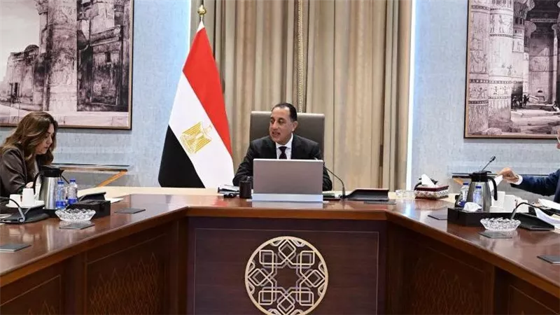 رئيس الوزراء يستعرض التعديلات المقترحة على قانون التصالح في بعض مخالفات البناء وتقنين أوضاعها
