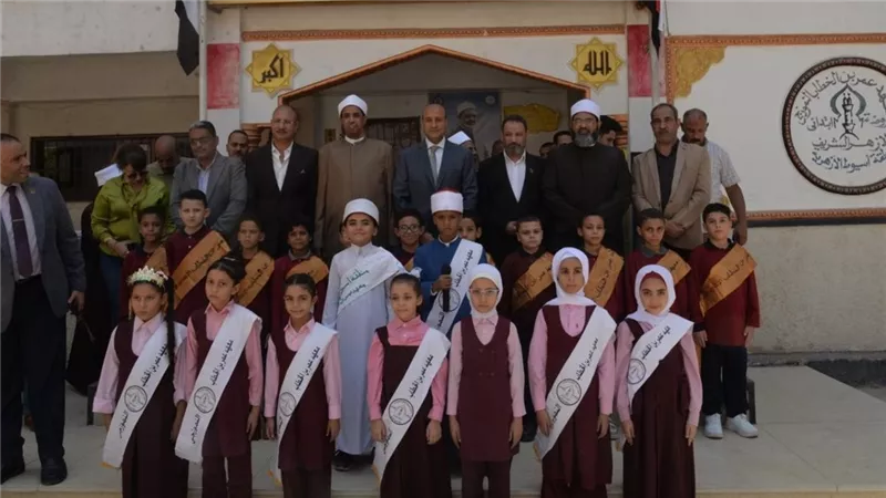 محافظ أسيوط يتفقد ورش إعادة تدوير الأخشاب ومشغل الخياطة التعليمية بالمنطقة الأزهرية  