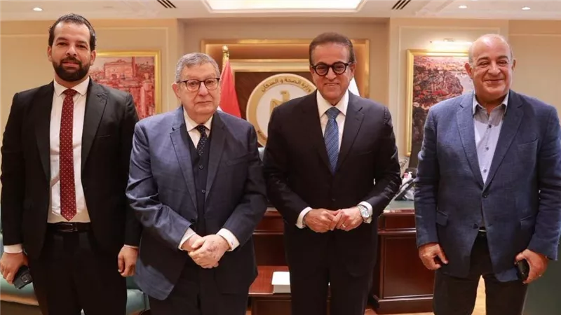 وزير الصحة يلتقي قيادات حزب المؤتمر لبحث سبل التعاون 