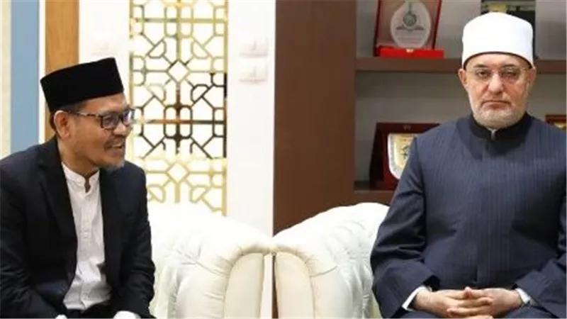 مفتي الجمهورية يتسلم دعوة رسمية للمشاركة في مؤتمر دولي لكبار أئمة المساجد بإندونيسيا