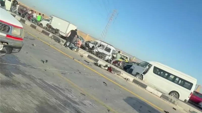مصرع شخصين وإصابة آخرين في حادث تصادم بالطريق السياحي