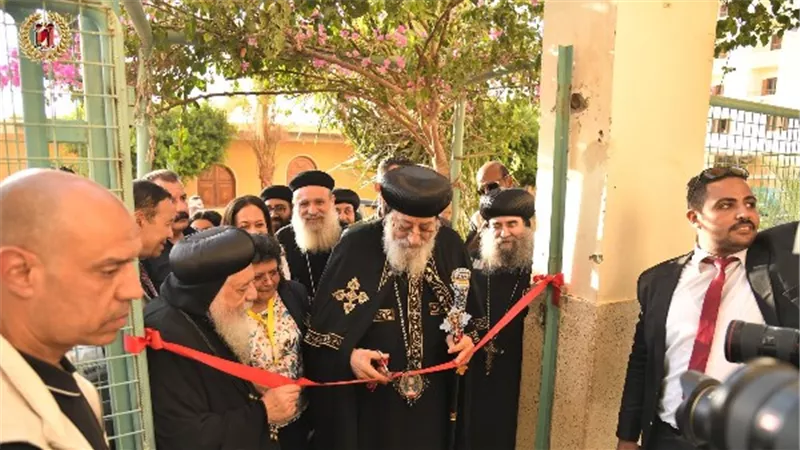 بالفرحة والترحيب.. وصول البابا تواضروس إلى دير أبو فانا بملوي