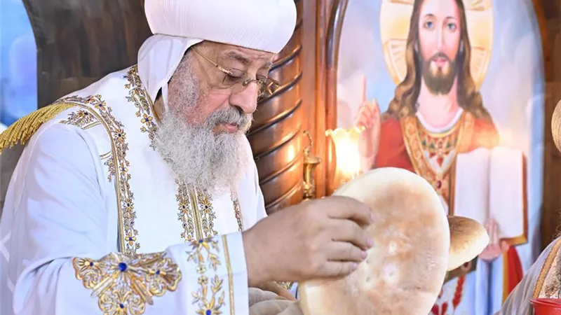 قداسة البابا تواضروس الثاني يصلي القداس الإلهي في دير آڤا ڤيني في ملوي