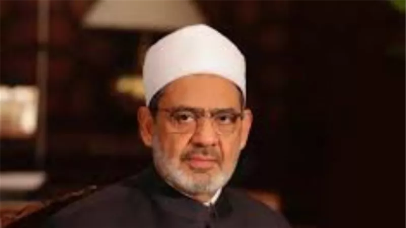 مجلس حكماء المسلمين يدين استهداف مكة المكرمة ويحذر من تسييس المقدسات