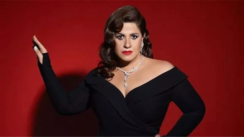 تصالح الفنانة إنجي وجدان مع سائق بعد اصطدامه بسيارتها