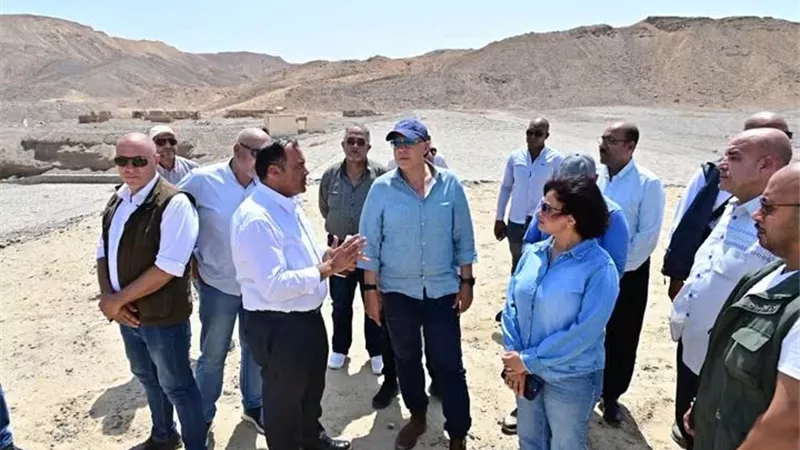 جاهزين لموسم الأمطار.. وزير الري يتفقد منشآت الحماية من أخطار السيول بالبحر الأحمر