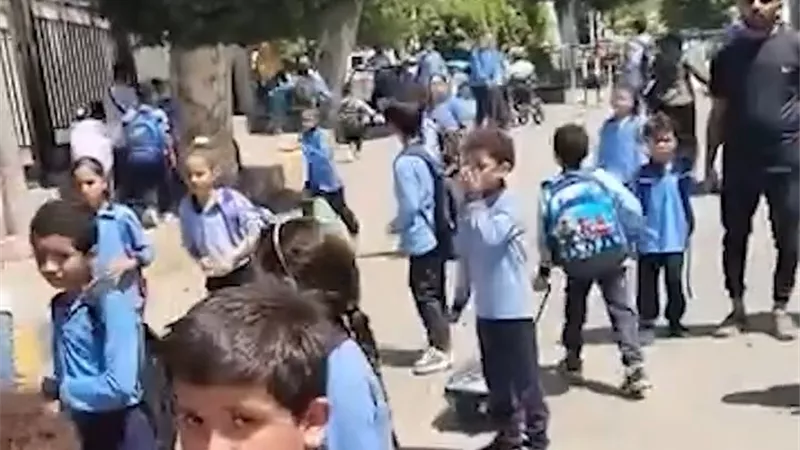 غضب بين أولياء أمور التجريبية 2 بالمنيا بسبب خروج التلاميذ مبكرًا