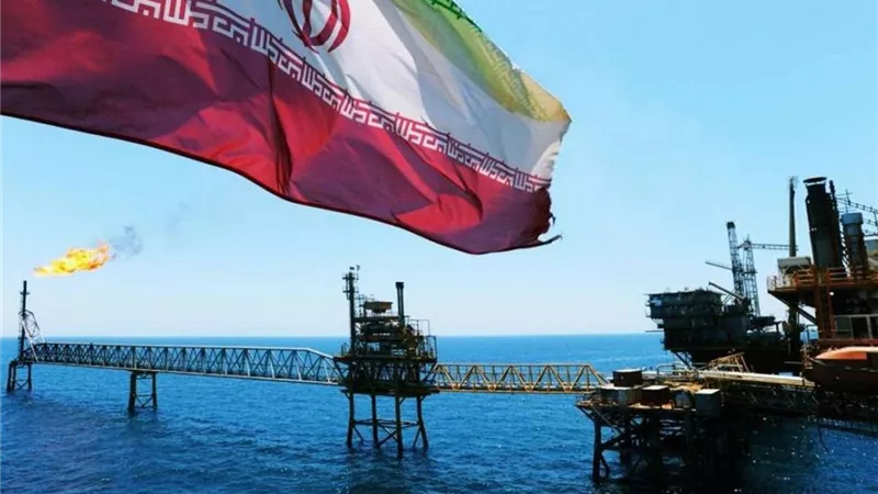 مسؤول أمريكي: 60 مليون برميل نفط إيراني عالقة على متن سفن خاضعة للعقوبات