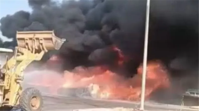 حريق هائل يلتهم مواسير صرف بالمنطقة الصناعية في 6 أكتوبر.. والحماية المدنية تتدخل