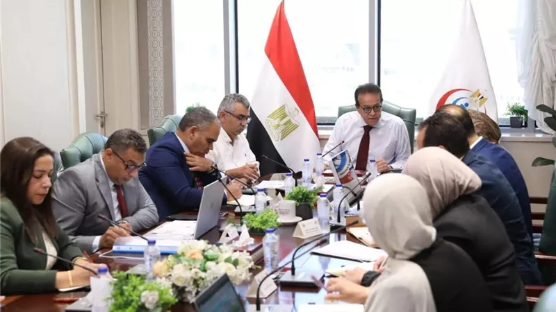 وزير الصحة يوجه بسرعة تجهيز وحدات زراعة النخاع للقضاء على قوائم الانتظار