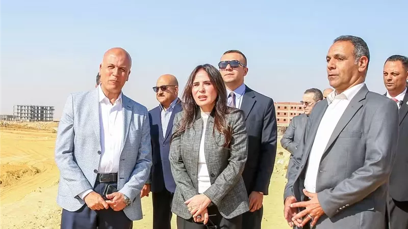 وزيرة الإسكان تسلم أول 10 أفدنة من أرض «بيت الوطن» بعد تدوير مخلفاتها وإتاحتها للتنمية