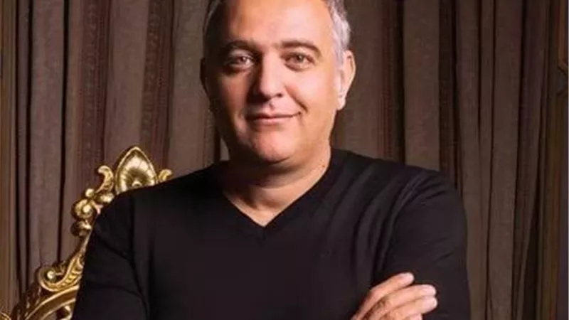 محمد حفظي يوضح حقيقة حذف صورة صبري فواز من بوستر فيلم القصص