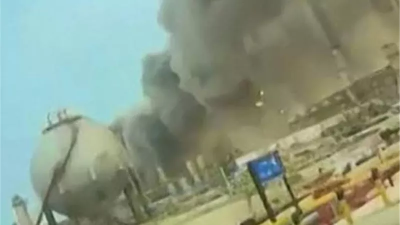 الحوثيون يعلنون استهداف الرياض ومنشآت أرامكو في ينبع
