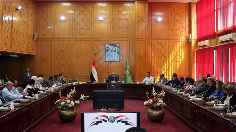 أبرز تصريحات محافظ الإسماعيلية حول تطوير الأندية والمنشآت الخدمية بالمحافظة بنظام حق الانتفاع 