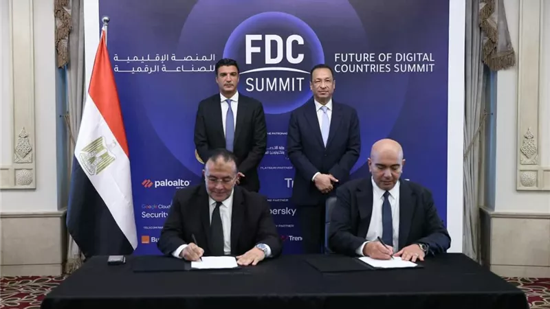 وزير الاتصالات: إطلاق استراتيجية وطنية متكاملة لمراكز البيانات بنهاية العام الحالي