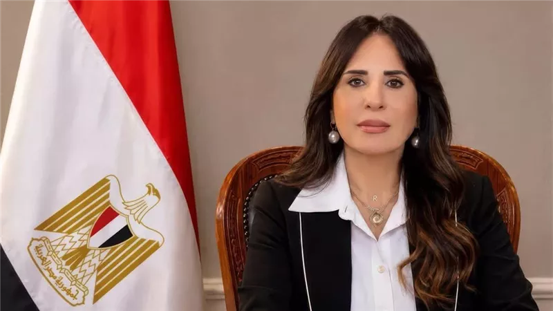 الإسكان: تنفيذ مشروعات سكنية وخدمية وتطوير الطرق بمدينة السويس الجديدة
