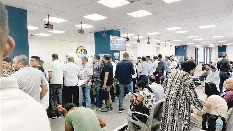 «عايزين نعرف فلوسنا راحت فين».. استغاثة عملاء بنك بالمنيا