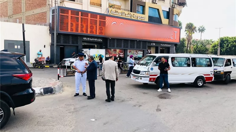 محافظ الدقهلية يتفقد مواقف سيارات السرفيس ويتابع حركة الركوب بمدينة المنصورة