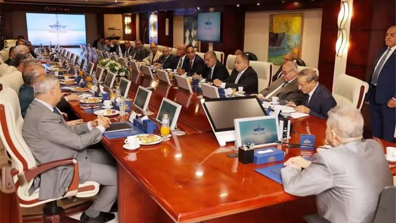 قناة السويس: رفع مستوى الجاهزية والاستعداد بمنظومة العمل بالقناة