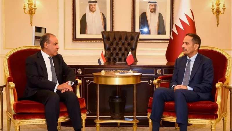  وزير الخارجية يبحث مع رئيس الوزراء وزير خارجية قطر العلاقات الثنائية والأوضاع الإقليمية
