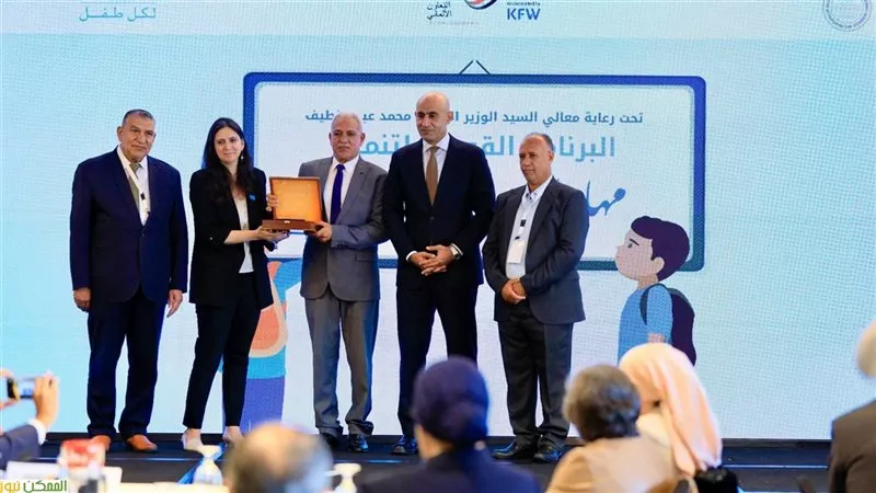 وزير التعليم يكرم 17 معلمًا تقديرًا لجهودهم في برنامج تنمية مهارات اللغة العربية