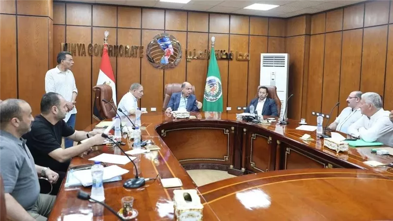 محافظ المنيا يلتقي أعضاء مجلسي النواب والشيوخ لبحث عدد من الملفات الحيوية