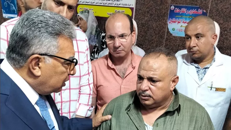 محافظ الدقهلية يتفقد مصابي وضحايا انهيار منزل برهمتوش بمستشفى السنبلاوين
