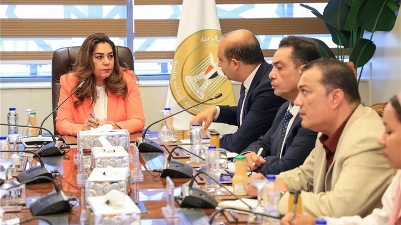 وزيرة التنمية المحلية والبيئة توجه بسرعة تطوير منظومة المخلفات بدمياط