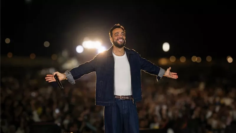 «ليلة ورا ليلة».. رامي جمال يشعل حفله في الإسكندرية