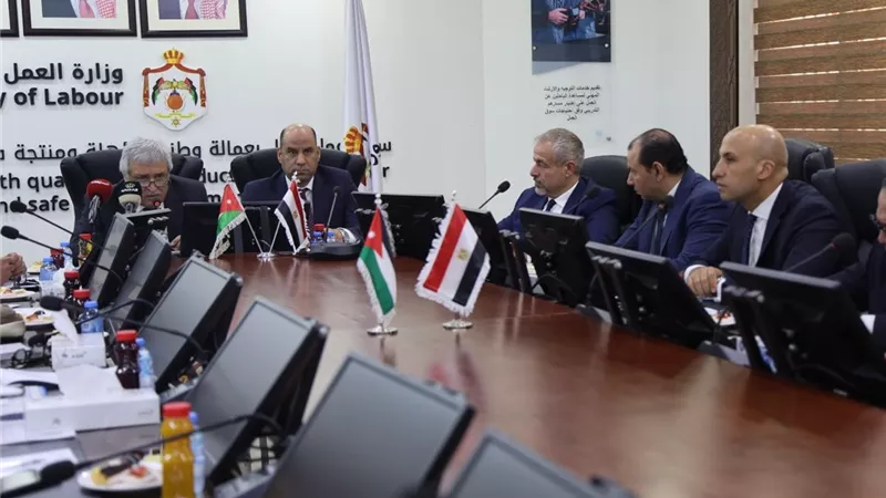 وزير العمل يبحث مع نظيره الأردني أوضاع العمالة المصرية وتنظيم سوق العمل