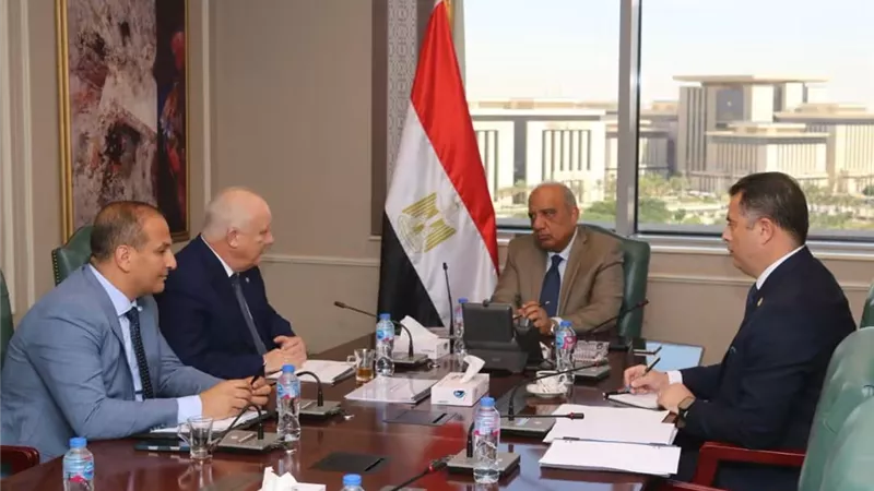 وزير الكهرباء يبحث مع مسؤول روسي استعدادات استقبال الوقود النووي بمحطة الضبعة