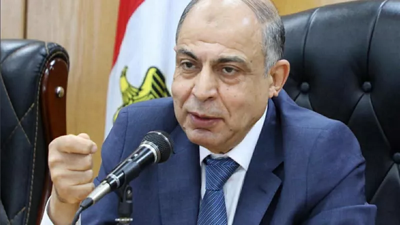 حتى 30 نوفمبر.. محافظ المنيا يمد مهلة ترخيص ميكروباصات الـ14 راكبًا