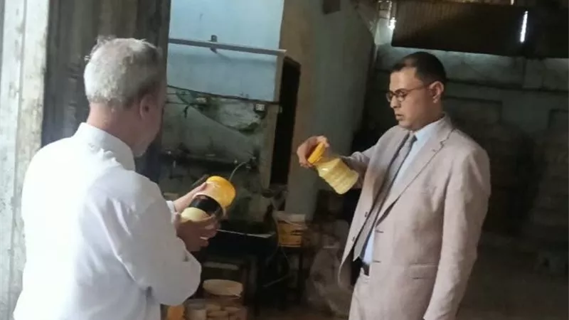ضبط 2 طن زيوت طعام مجهولة المصدر داخل مصنعين غير مرخصين بالشرقية 