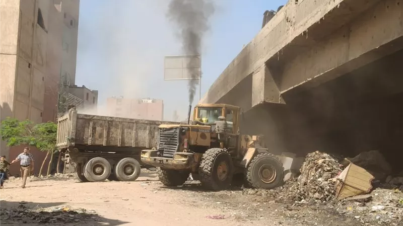 فتح نفق المكرونة أمام السيارات بعد رفع 1300 طن مخلفات بالعمرانية