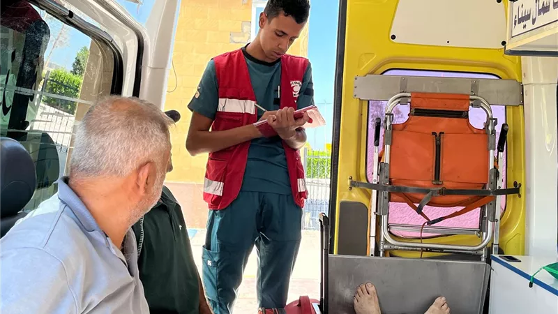 الهلال الأحمر المصري يواصل دعم الفلسطينيين عبر معبر رفح.. تفاصيل الدفعة الـ88