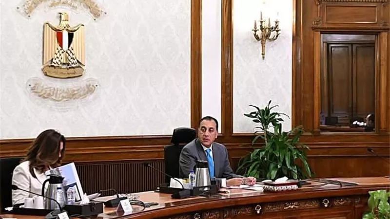 تنفيذًا لتكليفات الرئيس.. رئيس الوزراء يتابع الموقف التنفيذي لمشروع 