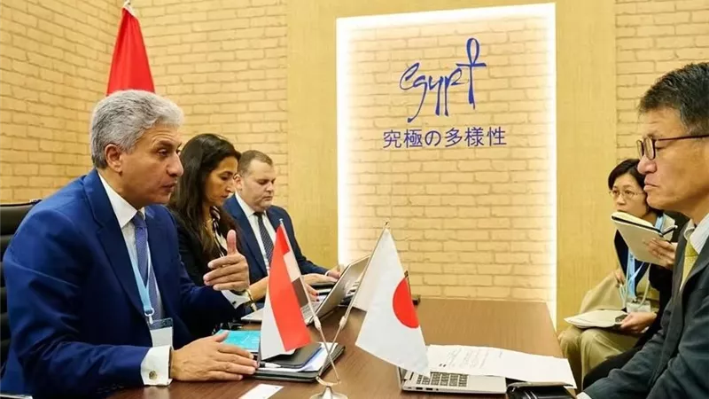 وزير السياحة والآثار يبحث مع رئيس وكالة السياحة اليابانية تعزيز التعاون السياحي بين البلدين