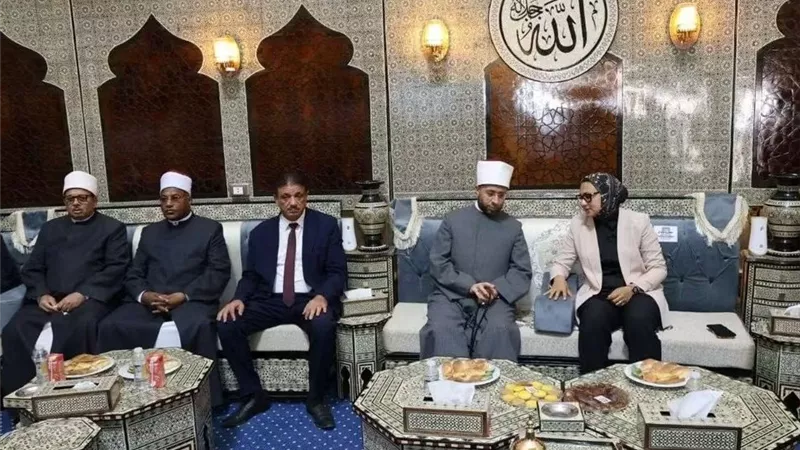 في عيدها القومي.. وزير الأوقاف يفتتح ويؤسس مساجد بالوادي الجديد