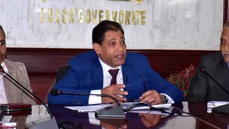 إحالة مخالفين للنيابة العامة.. حملات مفاجئة على مطاعم ومحال اللحوم بالأقصر لضبط الأغذية الفاسدة
