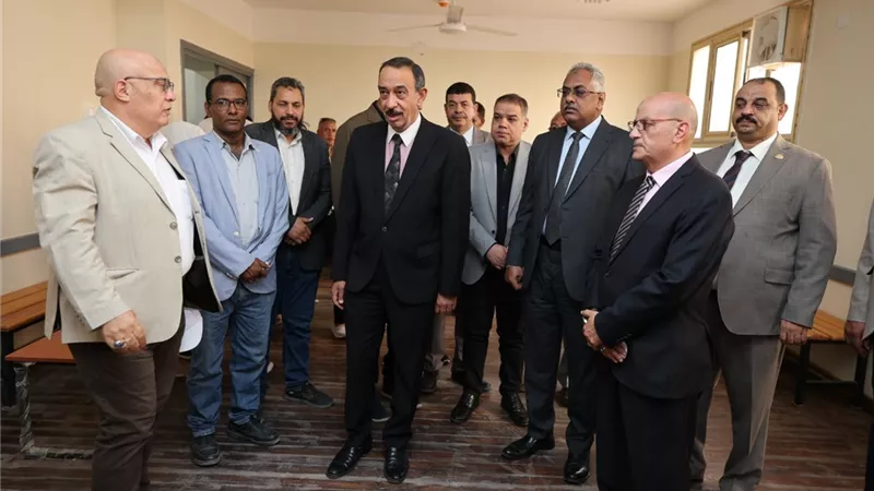 محافظ سوهاج يفتتح مدرسة المتفوقين للعلوم والتكنولوجيا «STEM» بحي الكوثر