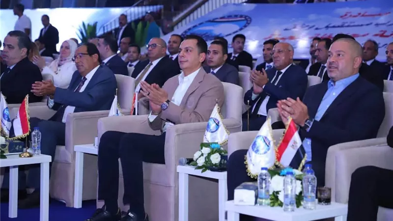 «مستقبل وطن» يدعم المزارعين  بالمعدات الزراعية وأجهزة الري الحديثة خلال جولته في محافظة الجيزة