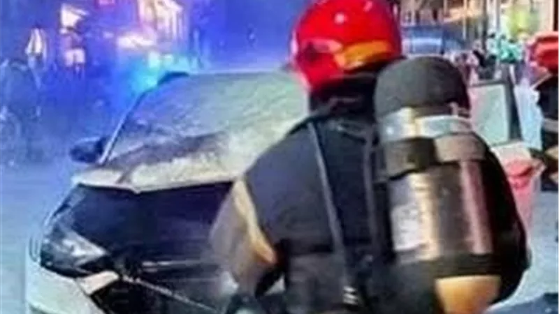 نجاة أسرة من حريق سيارة بشارع عبد السلام الشاذلي بدمنهور